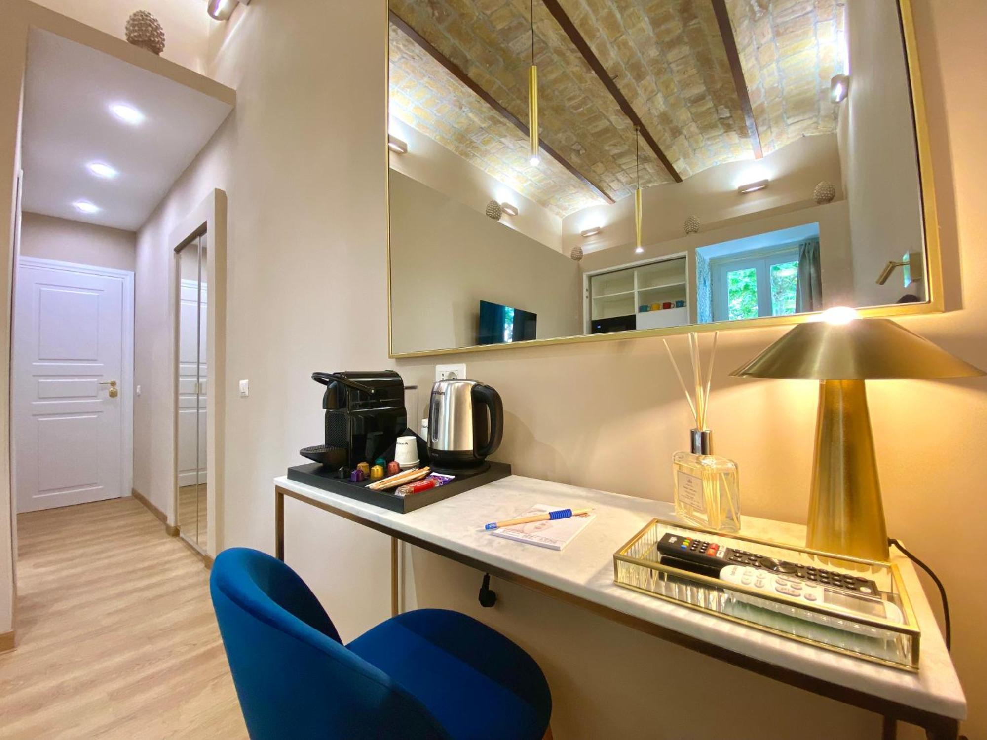 Queen Of Rome Luxury Rooms Экстерьер фото