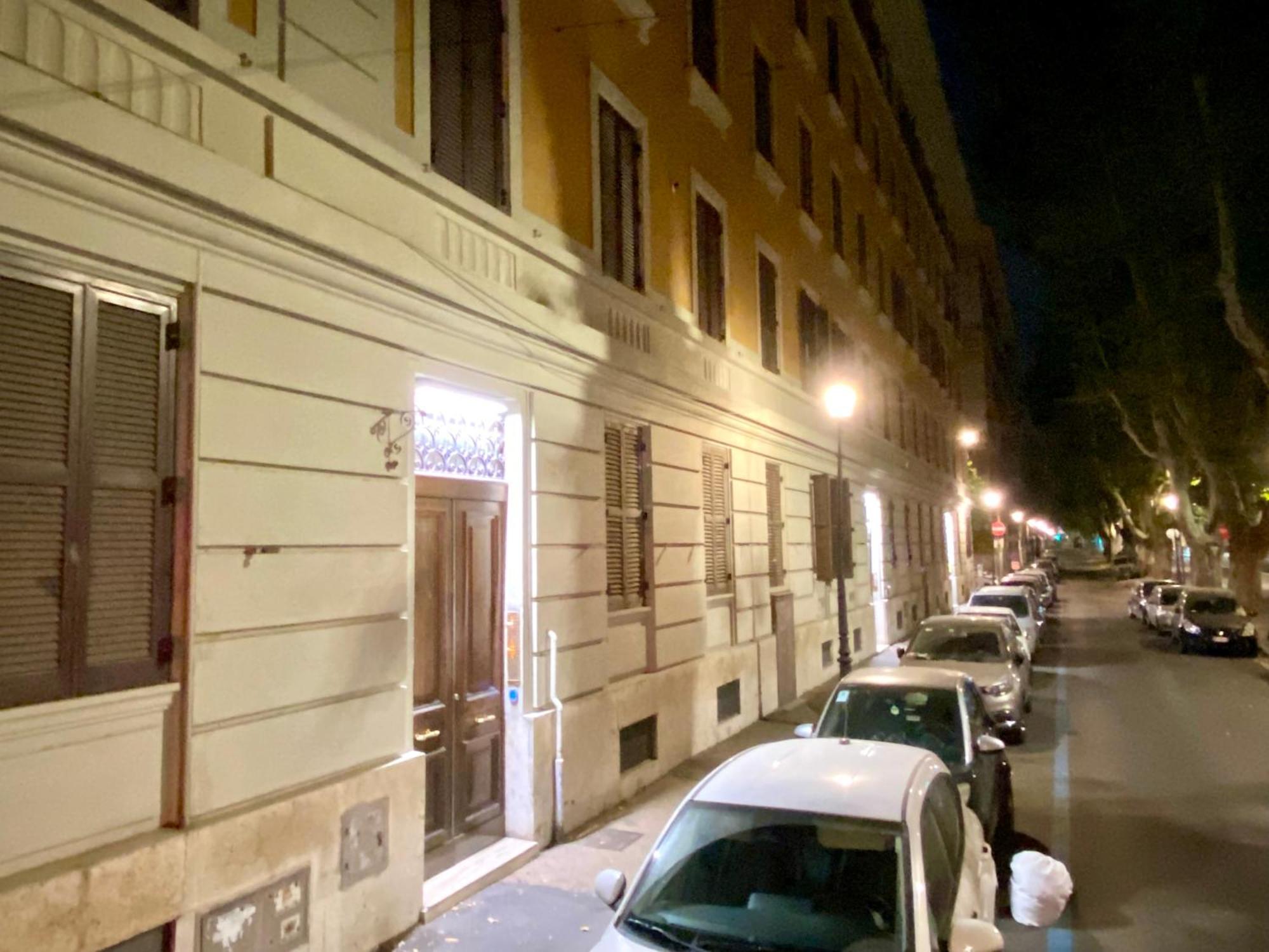Queen Of Rome Luxury Rooms Экстерьер фото