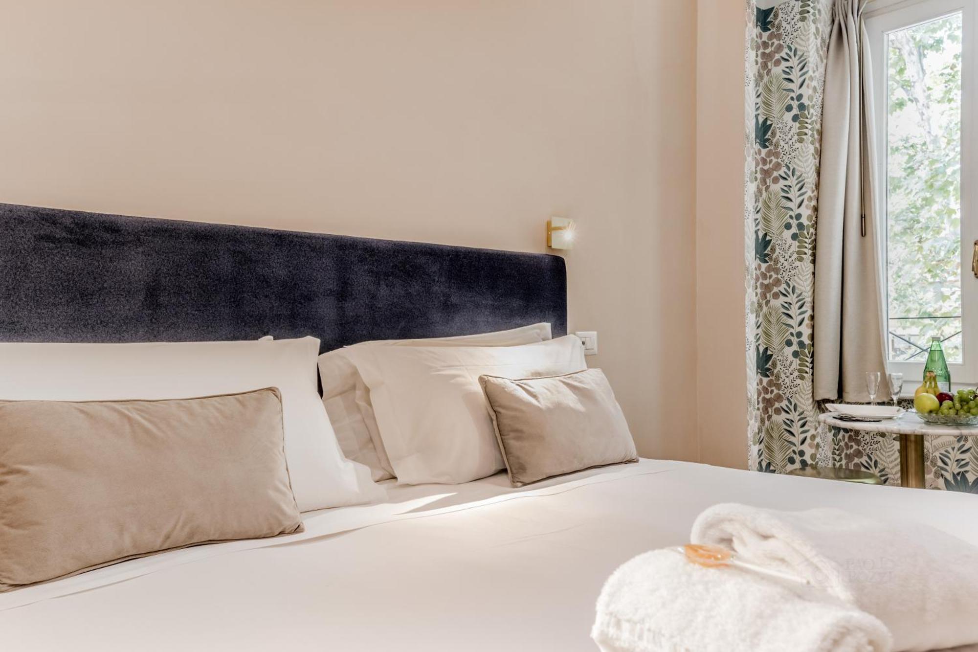 Queen Of Rome Luxury Rooms Экстерьер фото
