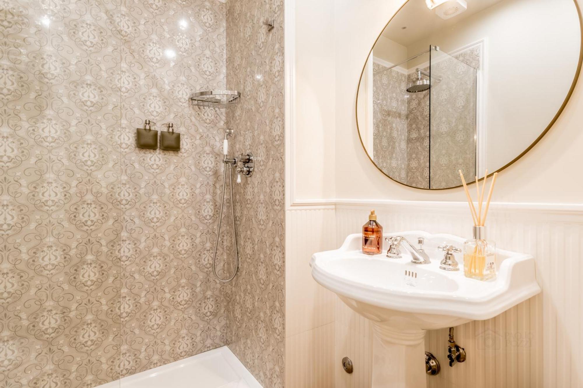 Queen Of Rome Luxury Rooms Экстерьер фото